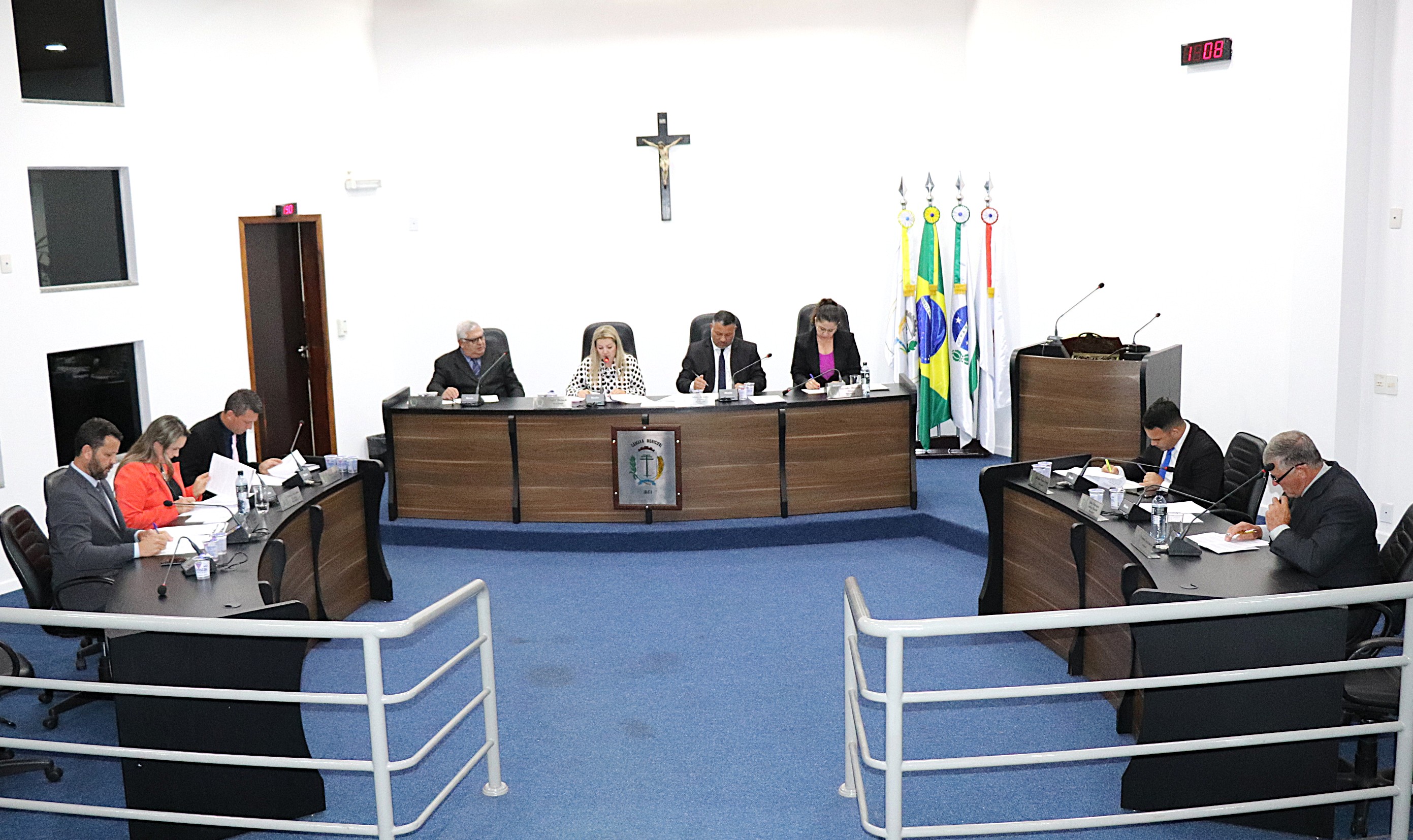 Vereadores solicitam serviços de manutenção em estradas do interior e providências urgentes no Cemitério da Vila São João